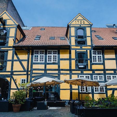 Capsule Hotel Nyhavn63 Copenhagen Exterior photo