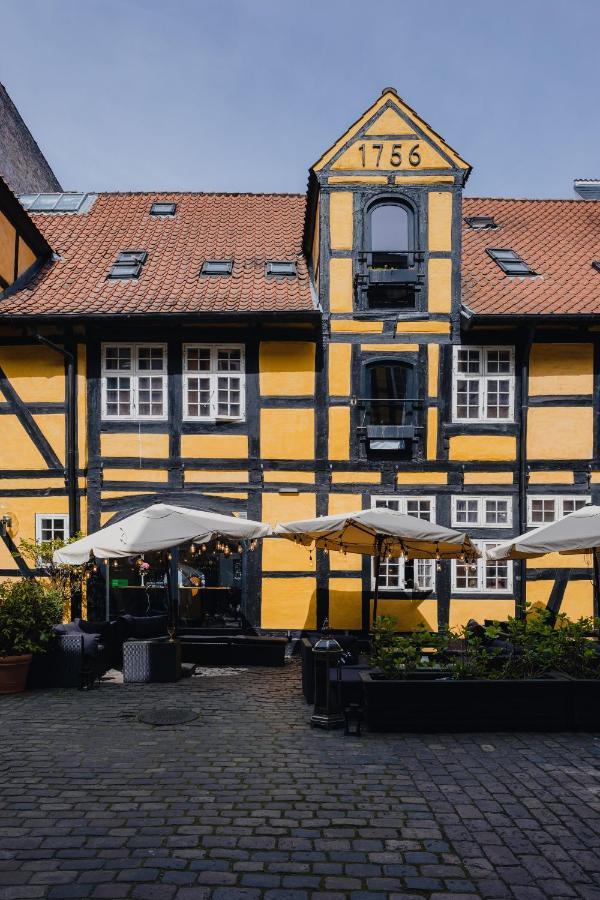Capsule Hotel Nyhavn63 Copenhagen Exterior photo