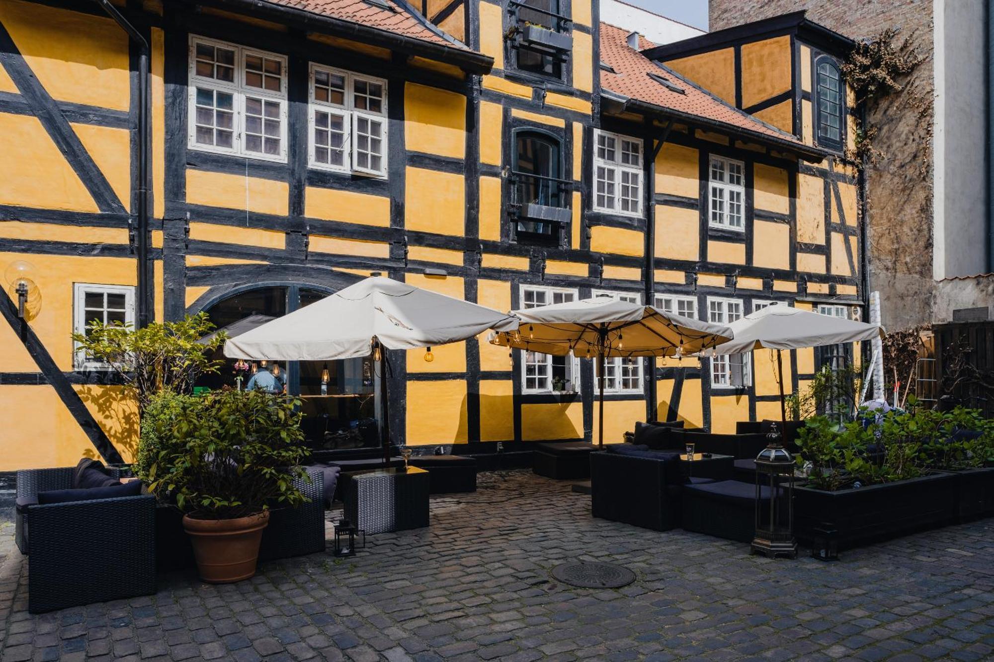 Capsule Hotel Nyhavn63 Copenhagen Exterior photo